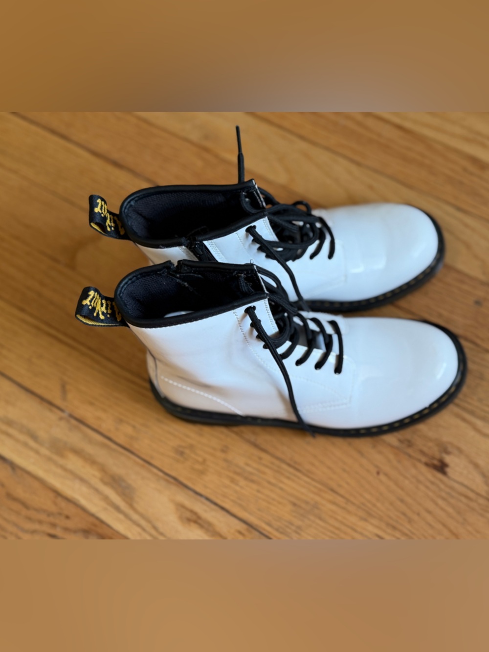 Dr. Martens White Boots Women’s Size 6 - Picture 6 of 9